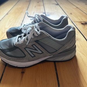 New Balance Women’s 990v5